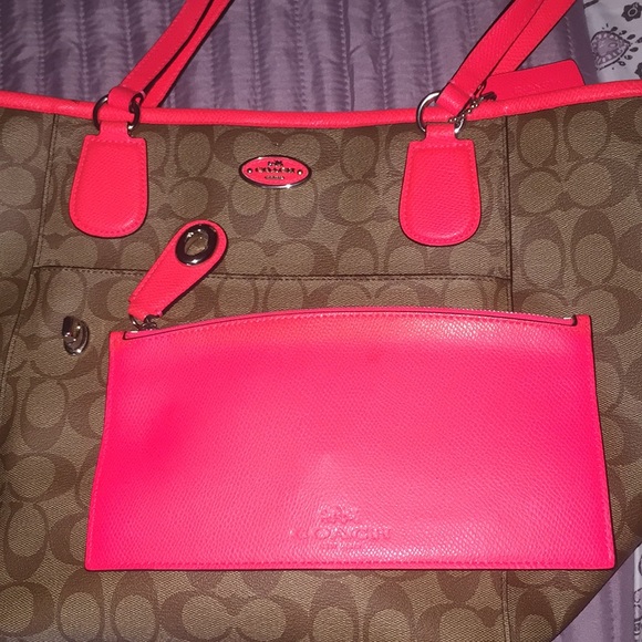 Coach Bag - Picture 3 of 8
